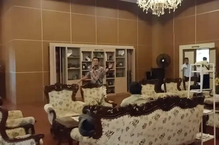 Buntut Panjang OTT: Kantor Bupati Pekalongan Digeledah 7 Jam, Penyidik KPK Bawa 3 Koper Dokumen Rahasia