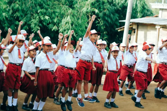 Bukan Cuma Gizi, Fasilitas Sekolah Juga Menentukan Tumbuh Tumbuh Anak: Mengapa Demikian?