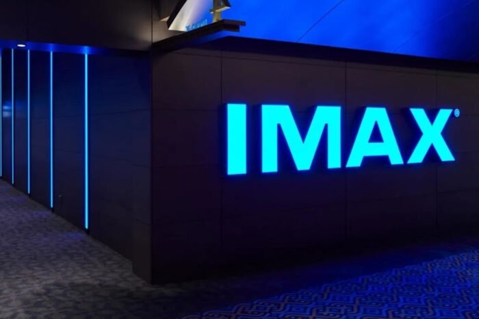 Tak perlu ke bioskop, warga China bisa nonton ala IMAX di mobil tanpa sopir