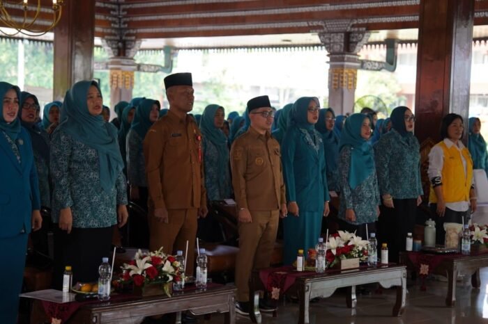 Lantik 12 Ketua TP PKK Kecamatan, Bupati Mojokerto Tekankan Peran Strategis Wujudkan SDM Berkualitas | beritajatim.com