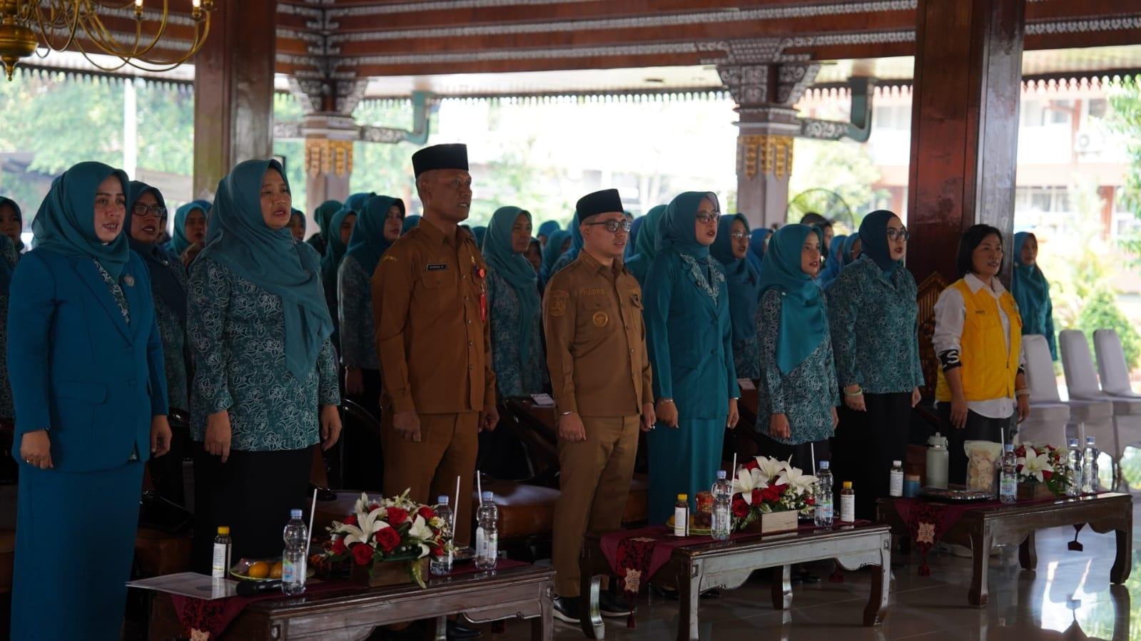 Lantik 12 Ketua TP PKK Kecamatan, Bupati Mojokerto Tekankan Peran Strategis Wujudkan SDM Berkualitas | beritajatim.com