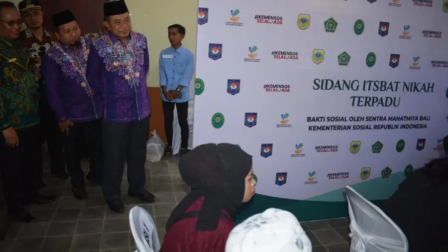 Puluhan Pasangan Ikuti Isbat Nikah Massal, Bupati Bondowoso Tekankan Perlindungan Hak Anak | beritajatim.com