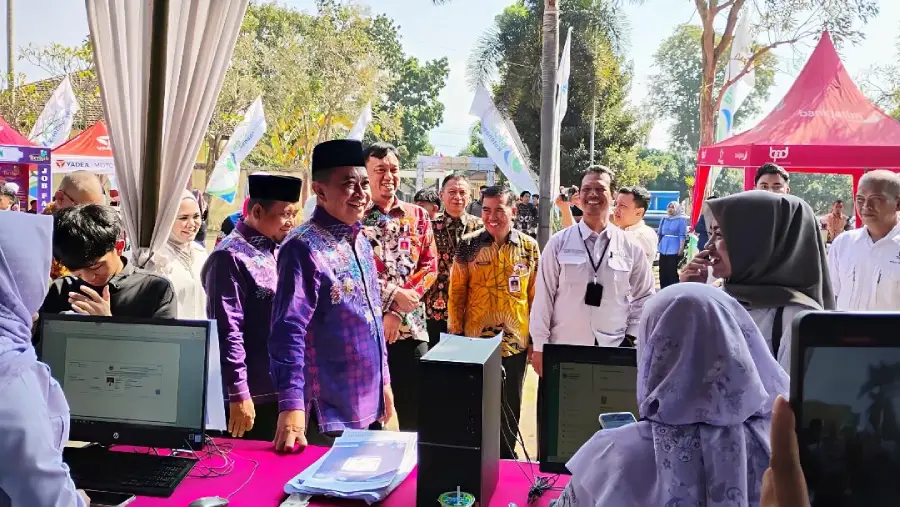 Ribuan Pencari Kerja Padati Job Fair Bondowoso, Didominasi Lulusan Baru | beritajatim.com