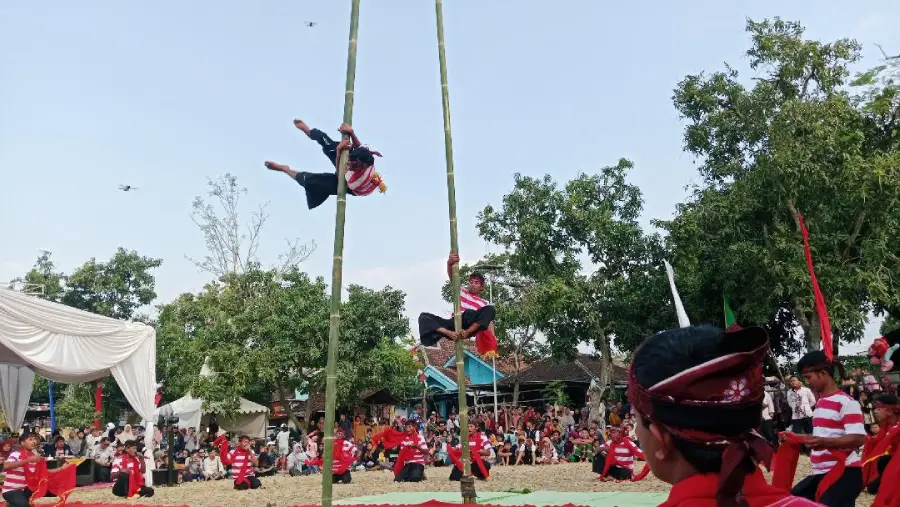 Tradisi Pojhien Warnai Pencanangan Desa Karanganyar sebagai Desa Budaya di Bondowoso | beritajatim.com