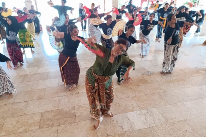 Gelar Nyantrik 9, Sanggar Seni Candra Mustika Tulungagung Hadirkan Maestro Tari Bali | beritajatim.com